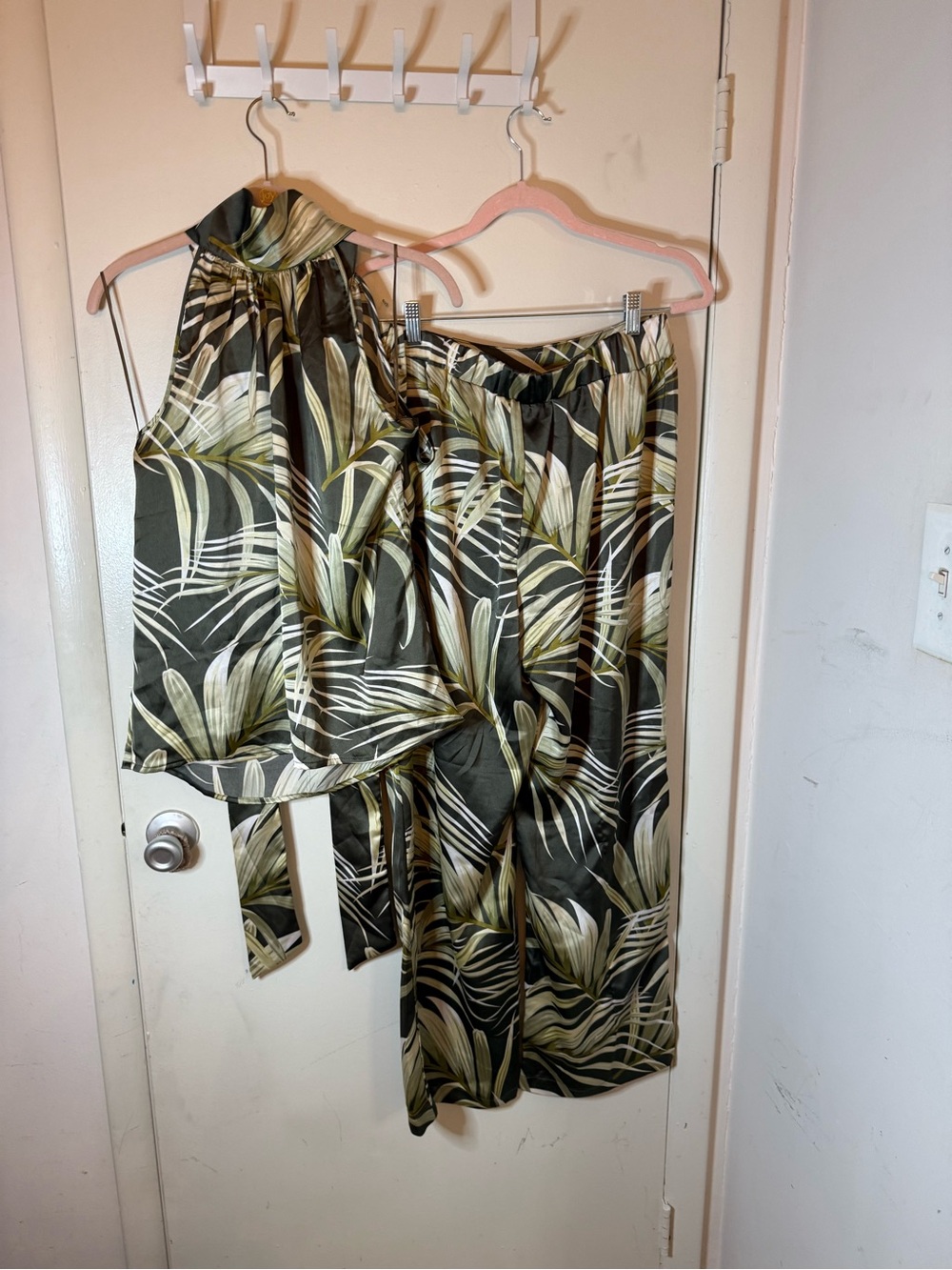 Rachel Zoe Olive, Cream and White Palm-Print A-Line 2 piece outfit
